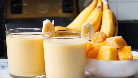 Easy Mango Banana Smoothie